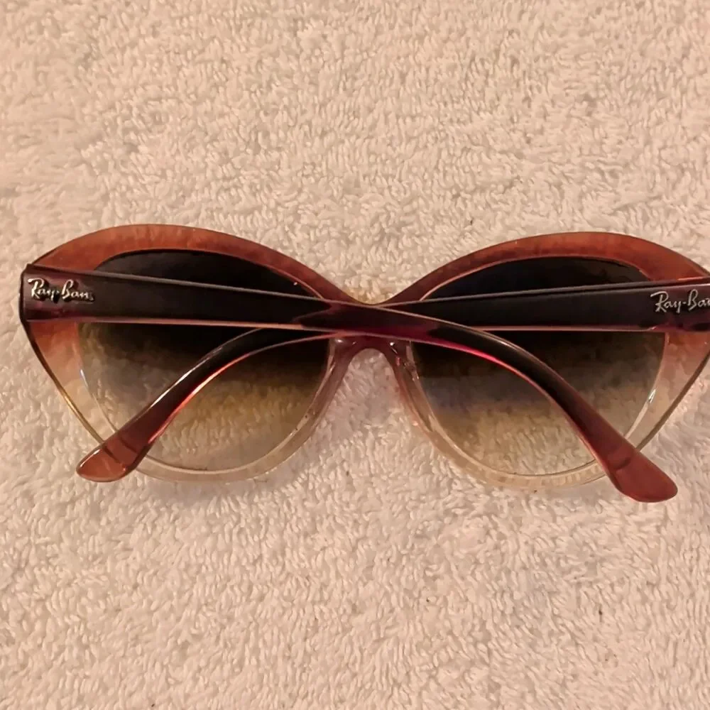 Ray-Ban RB 4163 840/51 Cat-Eye Sunglasses